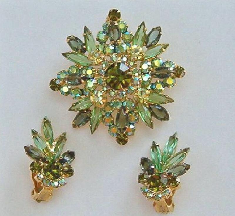 Front view of Green Navettes Pin Pendant