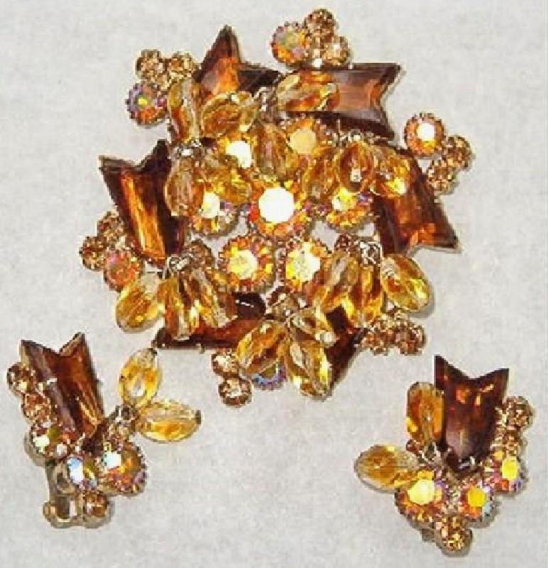 Front view of Topaz Arrow Brooch
