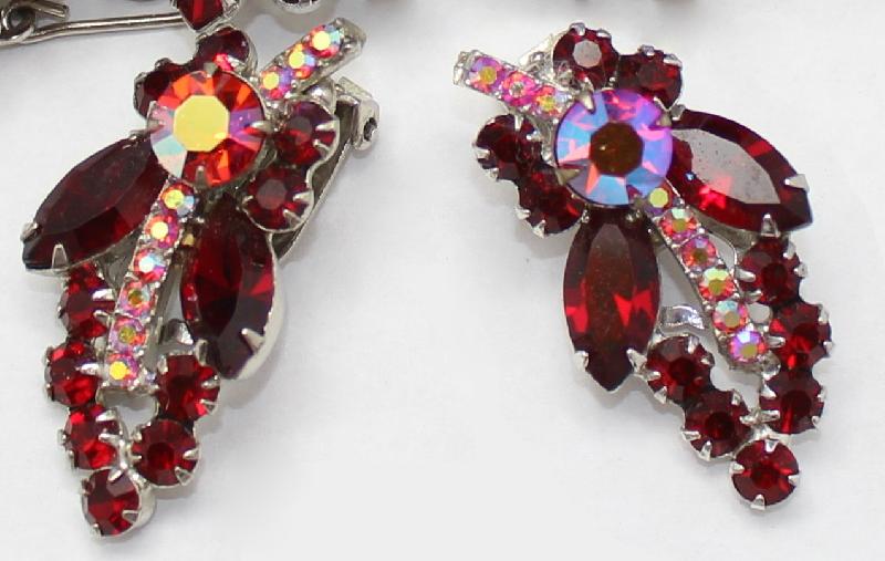 Front view of Red Navettes Earrings Clip