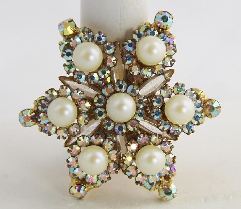 Front view of AB Navettes Pearl Brooch