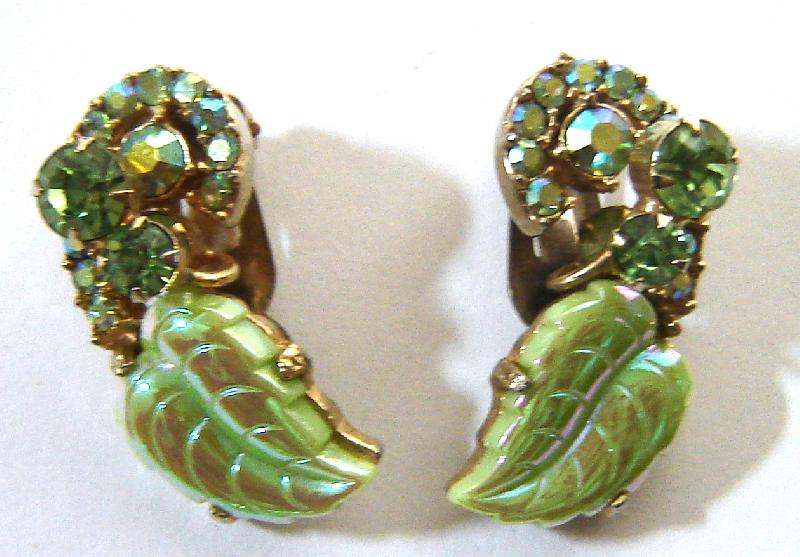 Front view of Green Leaf Molded/Cut Earrings Clip