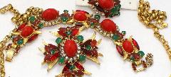Red Cabochons Plastic Bracelet 5 Link
