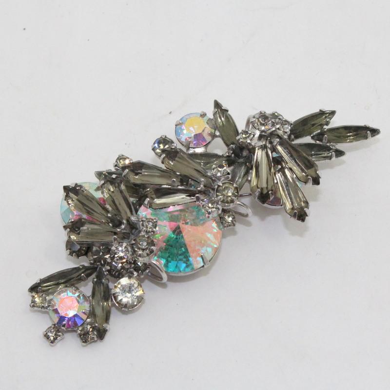Front view of Gray (black Diamond) Spear Rivoli/Margarita Brooch
