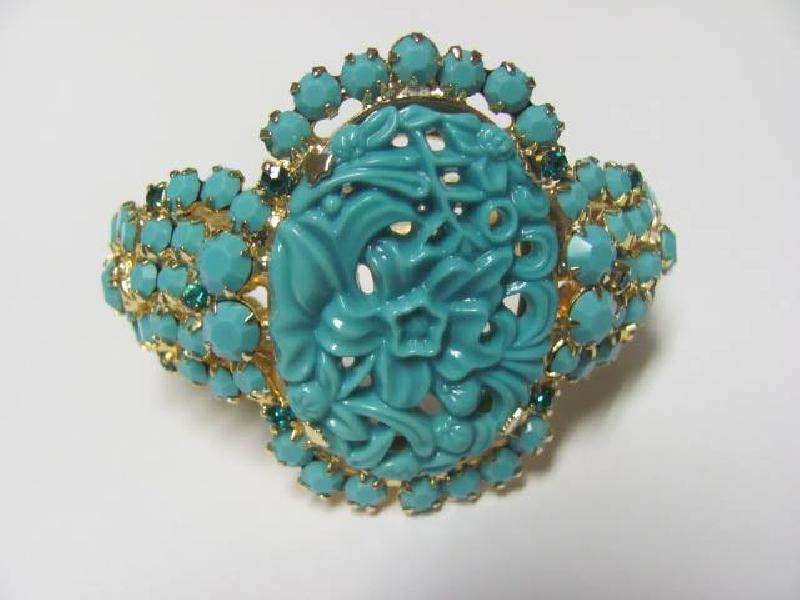 Front view of Turquoise Cabochons Molded/Cut Bracelet Clamper