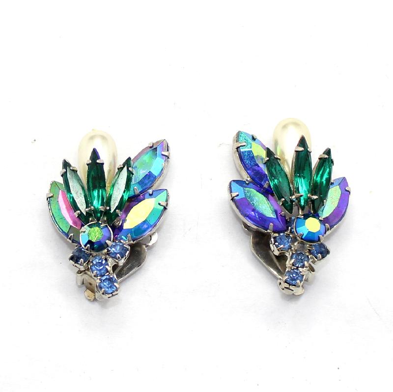 Front view of AB Navettes Pearl Earrings Clip