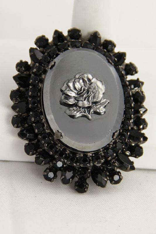 Front view of Hematite Oval Pin Pendant