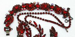 Red Navettes Bracelet 5 Link
