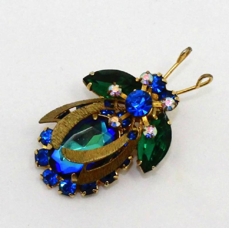 Front view of Multiple Colors Oval Multi-Color/Shaded Brooch