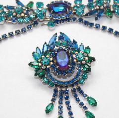 Blue Oval Multi-Color/Shaded Pin Pendant