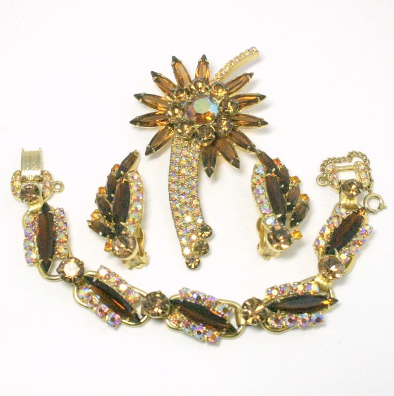 Front view of Topaz Navettes Earrings Clip