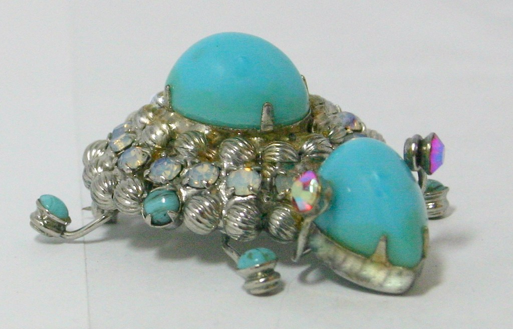 Front view of Turquoise Cabochons Brooch