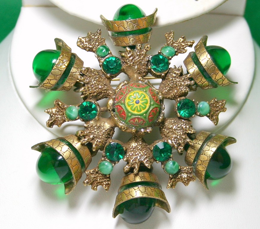 Front view of Green Oval Molded/Cut Brooch
