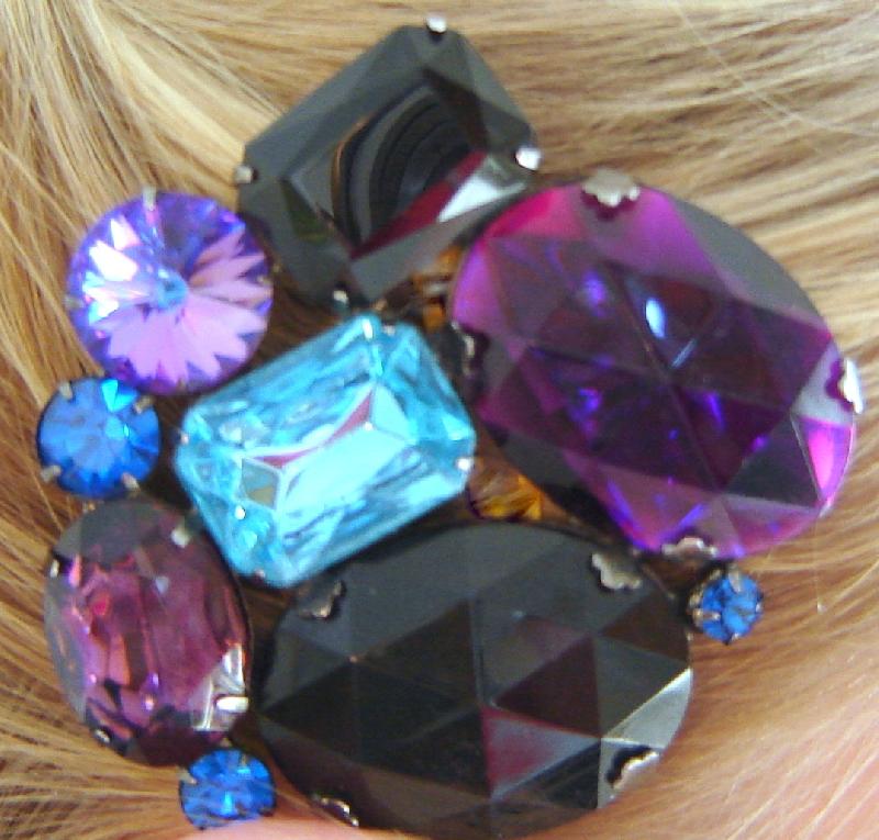 Front view of Purple (cardinal) Oval Rivoli/Margarita Brooch