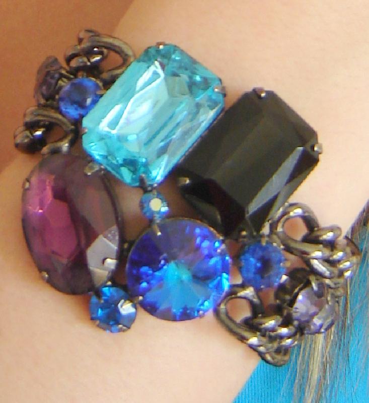 Front view of Purple (cardinal) Oval Rivoli/Margarita Bracelet Flat Push In