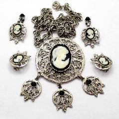 Black (jet) Cabochons Necklace