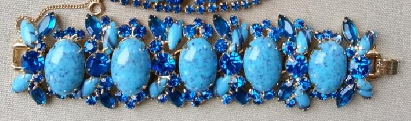 Front view of Blue Cabochons Spotted Bracelet 5 Link