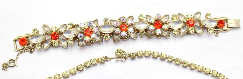 Front view of White (chalk Or Milk) Navettes Frosted Bracelet 5 Link