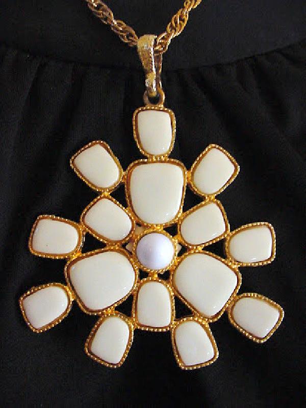 Front view of White (chalk Or Milk) Square Plastic Pendant