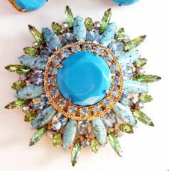 Turquoise Dentelle Spotted Brooch