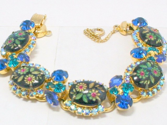 Front view of Blue Cabochons Molded/Cut Bracelet 5 Link