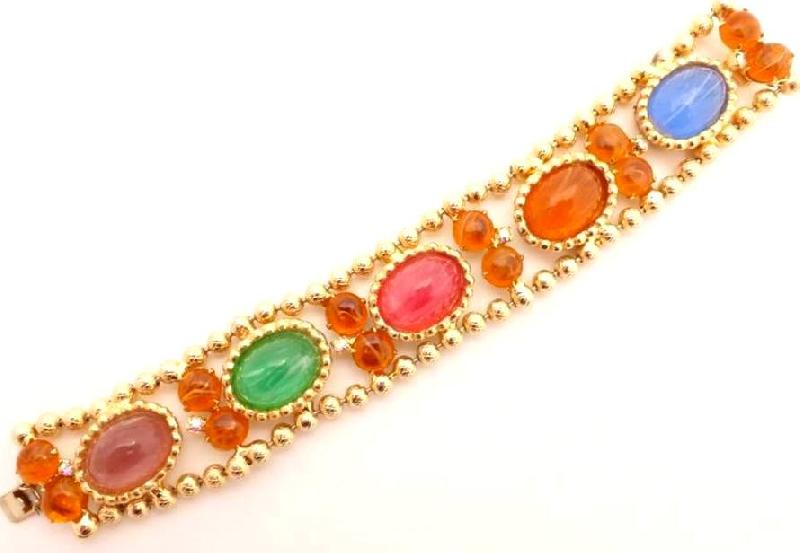 Front view of Multiple Colors Cabochons Plastic Bracelet Flat Push In