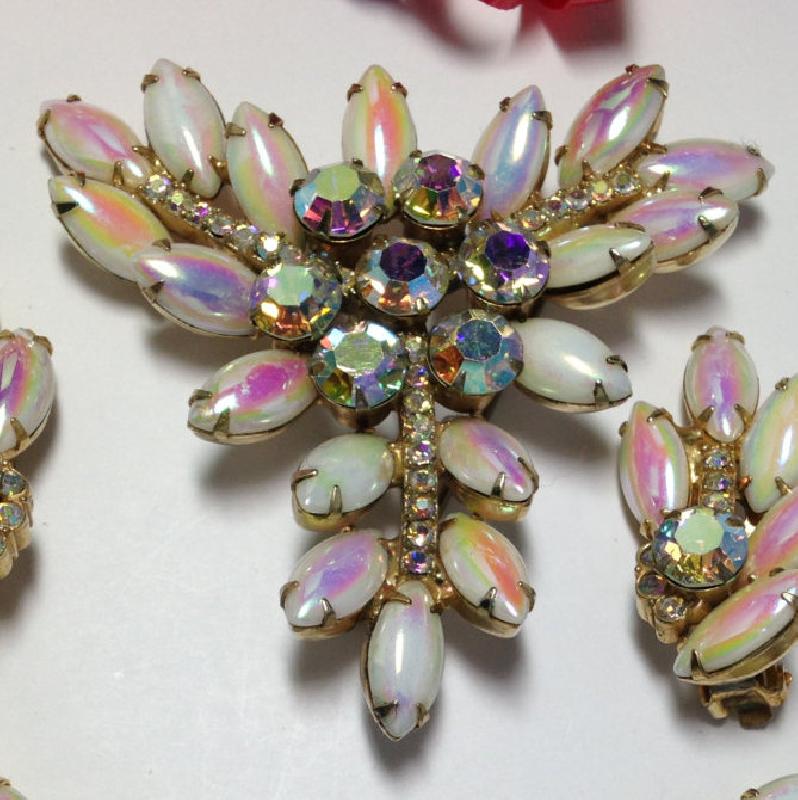 Front view of AB Cabochons Multi-Color/Shaded Brooch