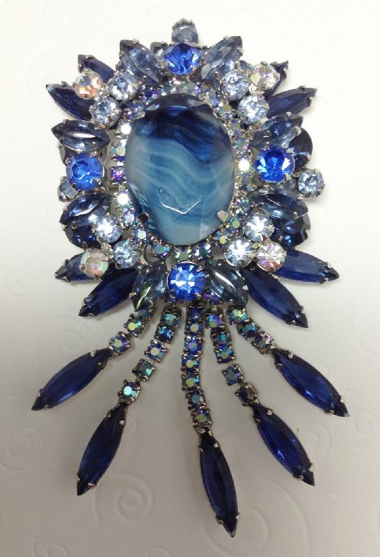 Front view of Blue Oval Givre Brooch