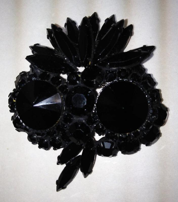 Front view of Black (jet) Navettes Rivoli/Margarita Brooch