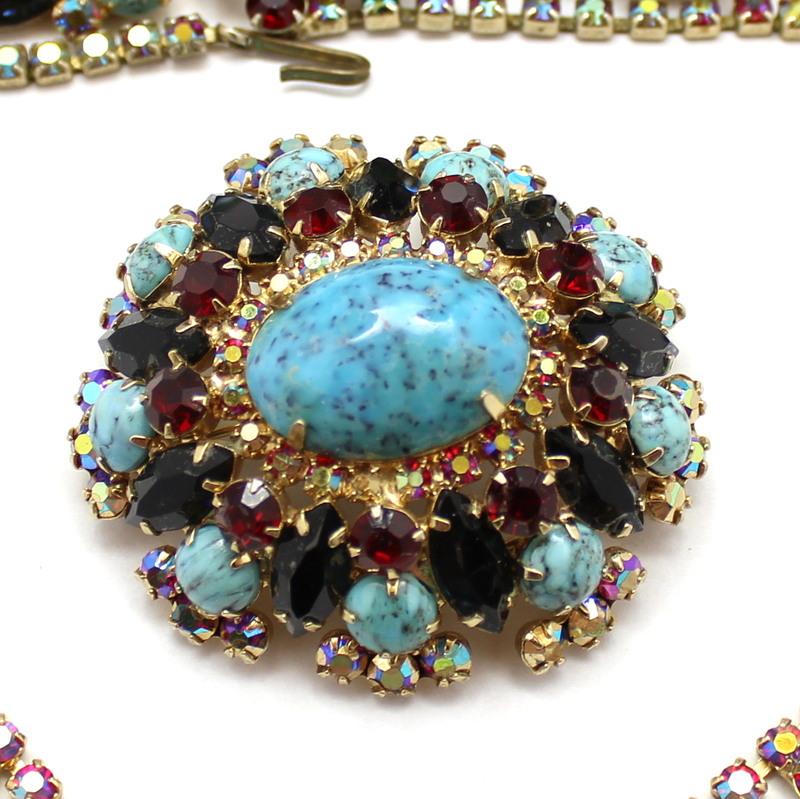 Front view of Turquoise Cabochons Spotted Brooch