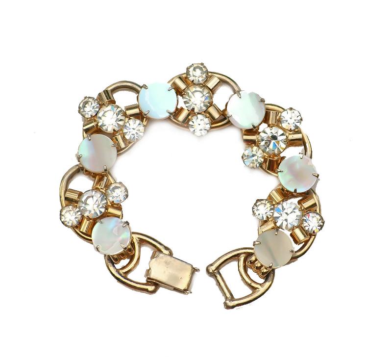 Front view of Clear Cabochons Pearl Bracelet 5 Link