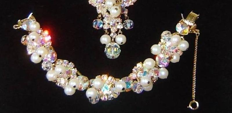 Front view of AB Chatons Only Pearl Bracelet 5 Link