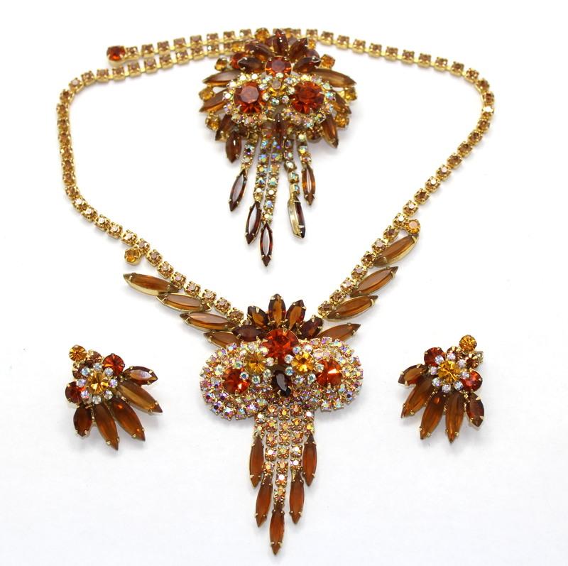 Front view of Topaz Navettes Earrings Clip