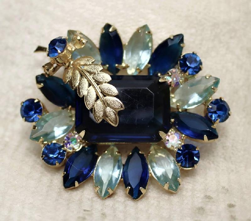Front view of Blue Emerald Cut Brooch
