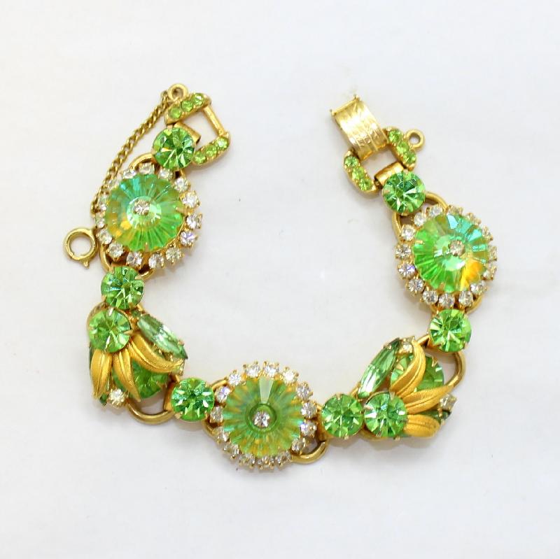 Front view of Green Navettes Rivoli/Margarita Bracelet 5 Link
