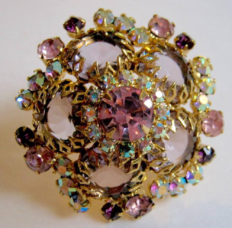 Front view of Purple (cardinal) Dentelle Brooch