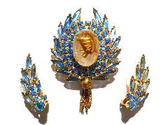Blue Oval Molded/Cut Pin Pendant