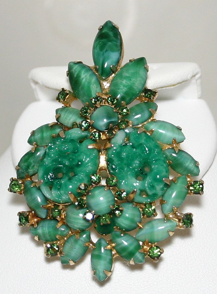 Front view of Green Cabochons Molded/Cut Pin Pendant