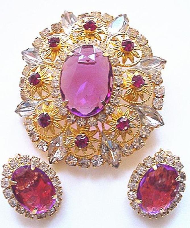 Front view of Pink Oval Earrings Clip