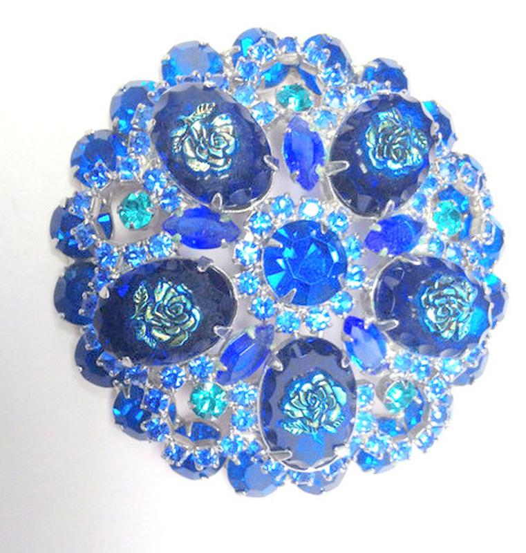 Front view of Blue Oval Molded/Cut Brooch