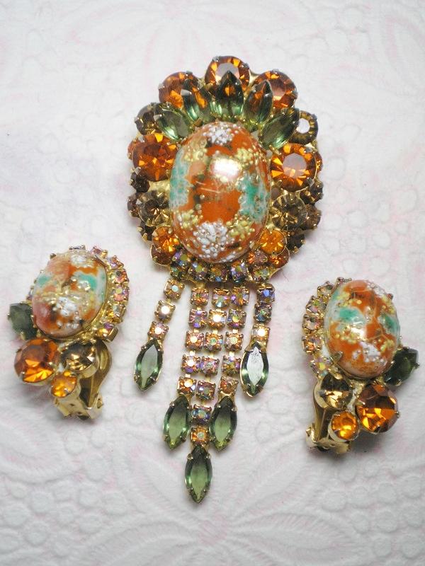 Front view of Fall Oval Painted (hand/Transfer) Pin Pendant