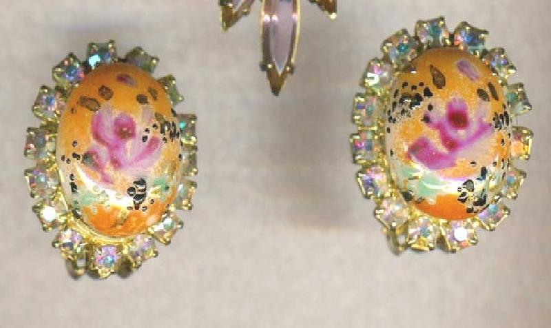 Front view of AB Cabochons Painted (hand/Transfer) Earrings Clip