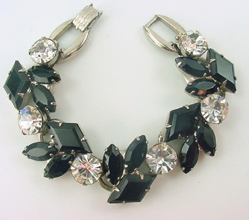 Front view of Black (jet) Diamond Bracelet 5 Link