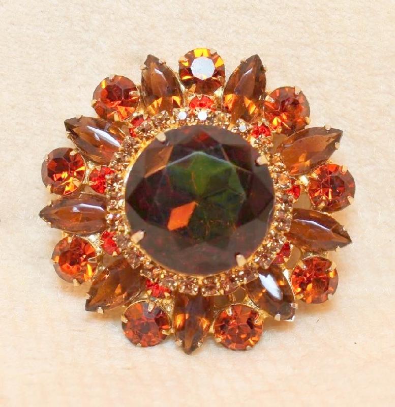 Front view of Topaz Dentelle Multi-Color/Shaded Pin Pendant