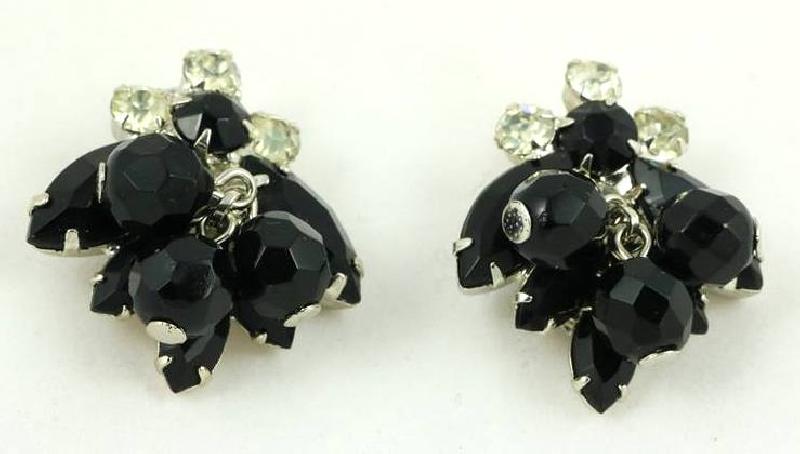 Front view of Black (jet) Navettes Earrings Clip