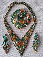 Green Triangle Multi-Color/Shaded Earrings Clip
