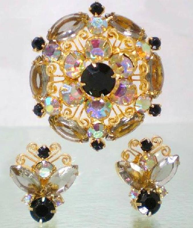 Front view of Multiple Colors Navettes Earrings Clip