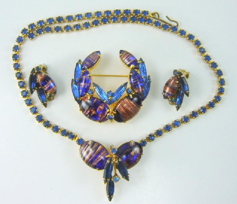 Front view of Blue Cabochons Striped Necklace