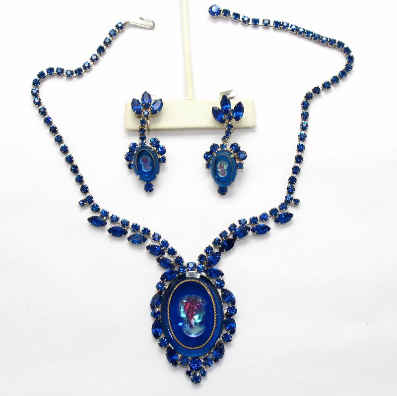 Front view of Blue Oval Necklace