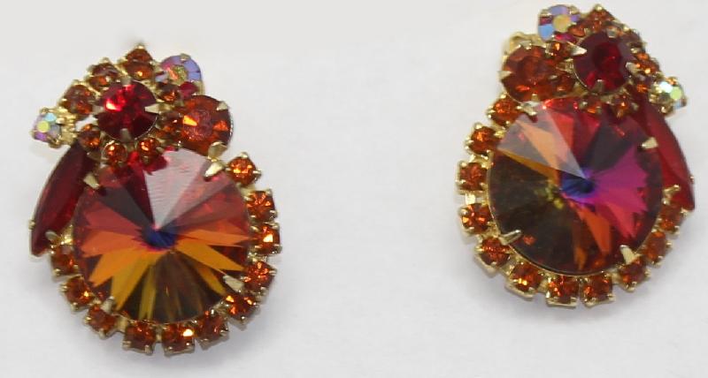 Front view of Red Navettes Rivoli/Margarita Earrings Clip