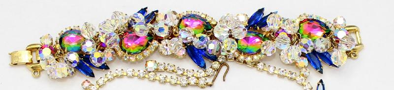 Front view of Blue Pear Multi-Color/Shaded Bracelet 5 Link